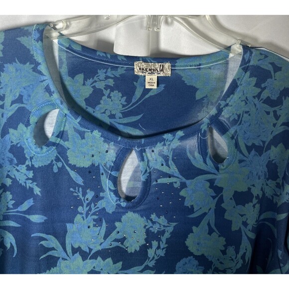 XL One World Blue Floral Woman Top Round Neck - Picture 4 of 8
